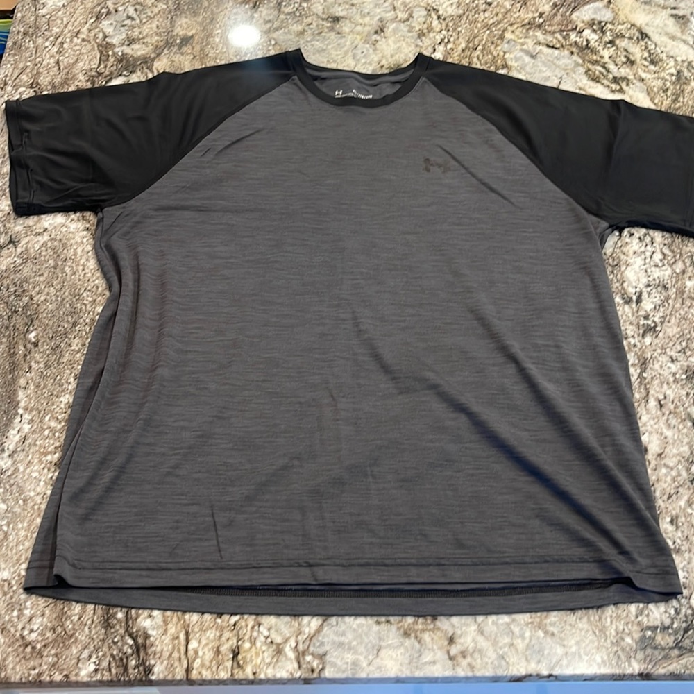 Under armor, heat gear men’s T-shirt